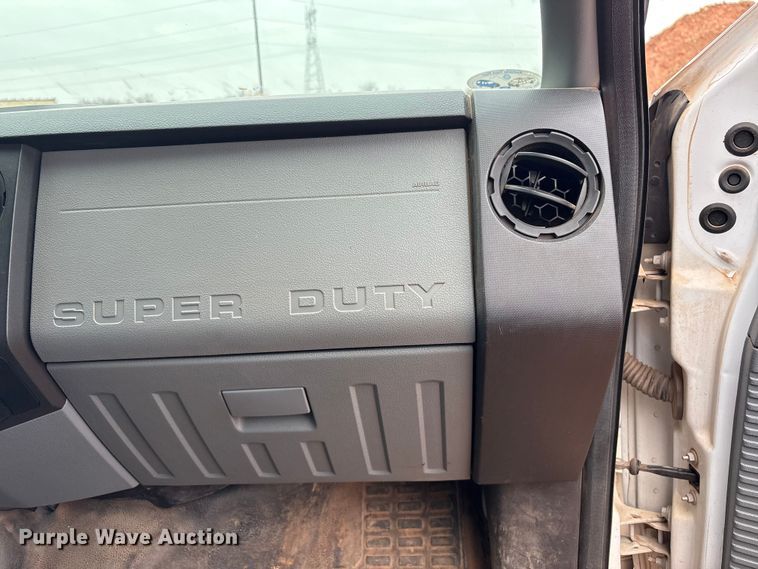 image for item ET1007 2013 Ford F250 Super Duty Crew Cab pickup truck