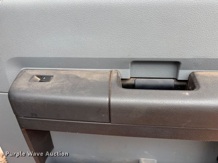 image for item ET1007 2013 Ford F250 Super Duty Crew Cab pickup truck