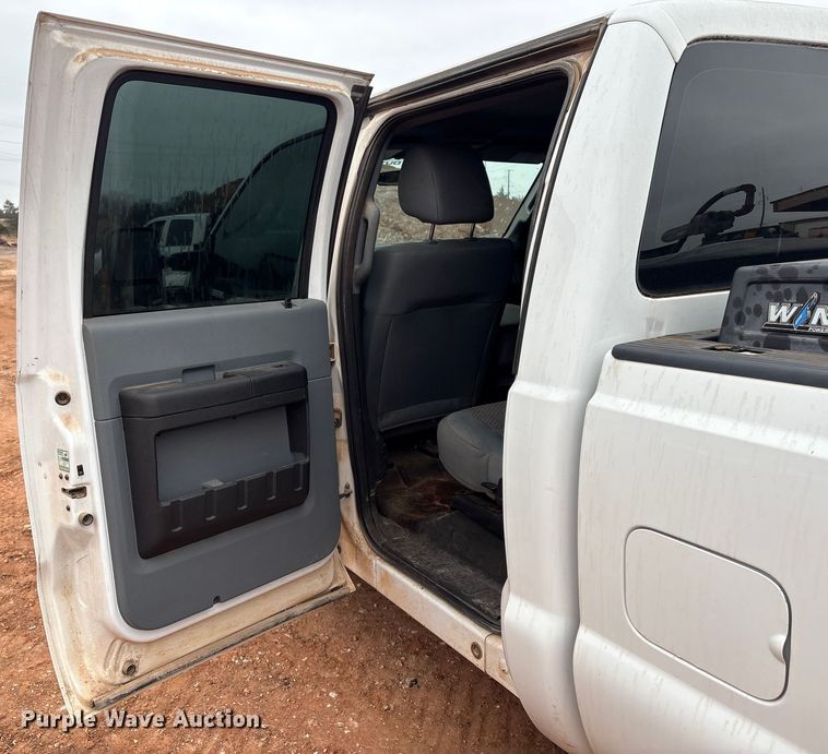 image for item ET1007 2013 Ford F250 Super Duty Crew Cab pickup truck
