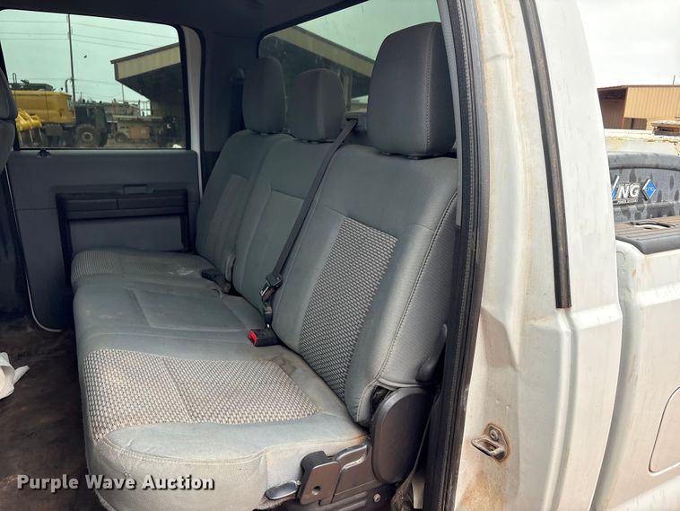 image for item ET1007 2013 Ford F250 Super Duty Crew Cab pickup truck