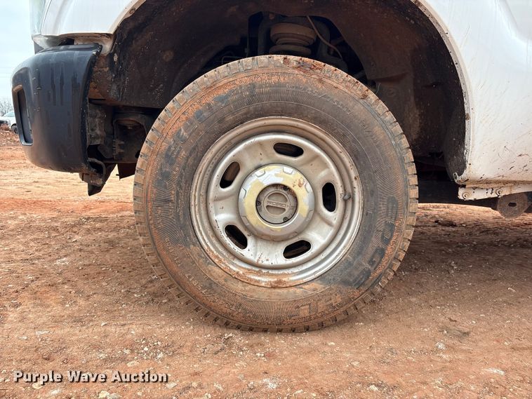 image for item ET1007 2013 Ford F250 Super Duty Crew Cab pickup truck