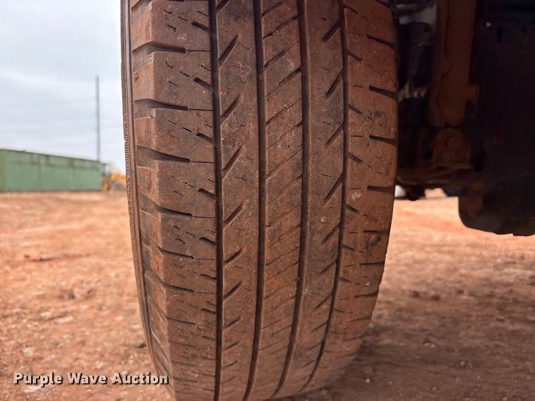 image for item ET1007 2013 Ford F250 Super Duty Crew Cab pickup truck