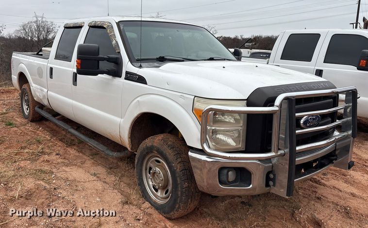 image for item ET1008 2011 Ford F250 Super Duty Crew Cab pickup truck