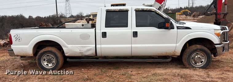 image for item ET1008 2011 Ford F250 Super Duty Crew Cab pickup truck