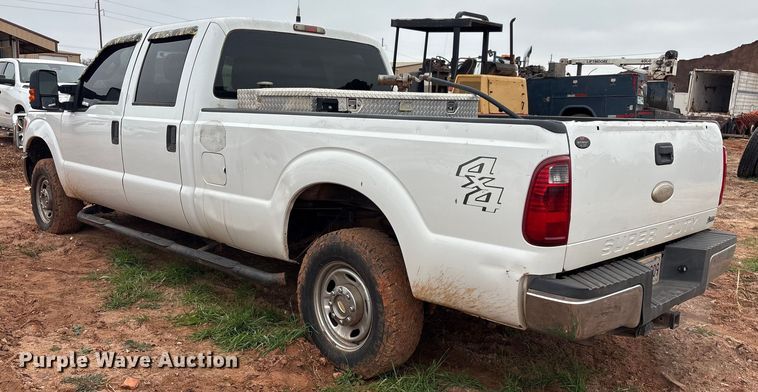 image for item ET1008 2011 Ford F250 Super Duty Crew Cab pickup truck