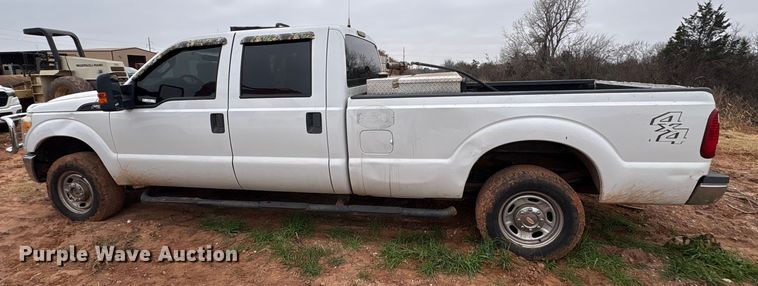 image for item ET1008 2011 Ford F250 Super Duty Crew Cab pickup truck