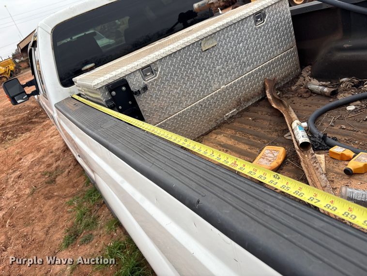 image for item ET1008 2011 Ford F250 Super Duty Crew Cab pickup truck