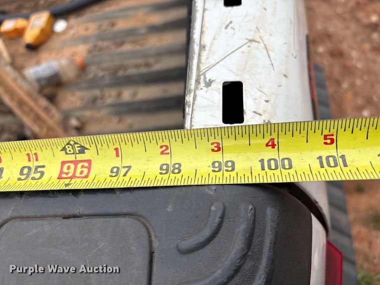 image for item ET1008 2011 Ford F250 Super Duty Crew Cab pickup truck