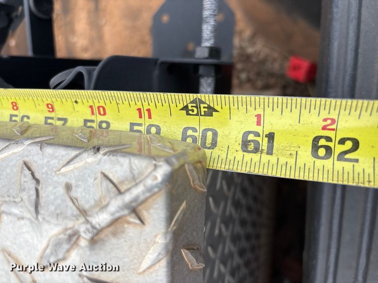 image for item ET1008 2011 Ford F250 Super Duty Crew Cab pickup truck