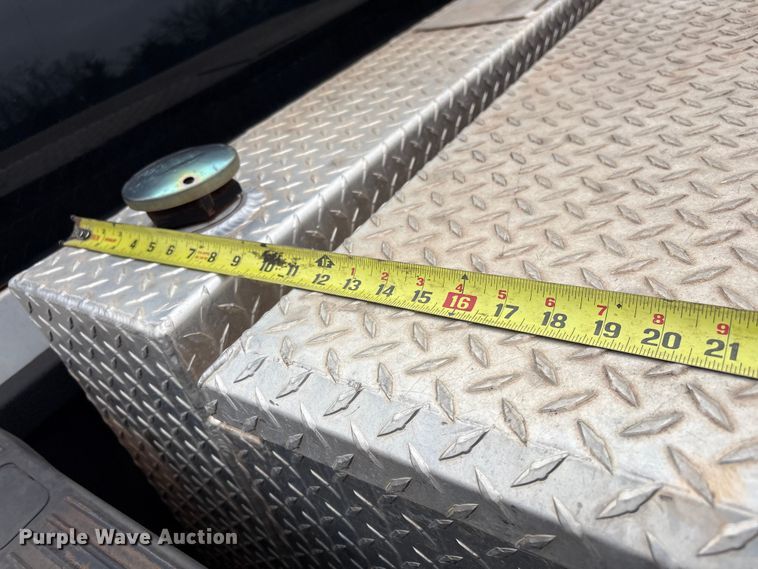 image for item ET1008 2011 Ford F250 Super Duty Crew Cab pickup truck