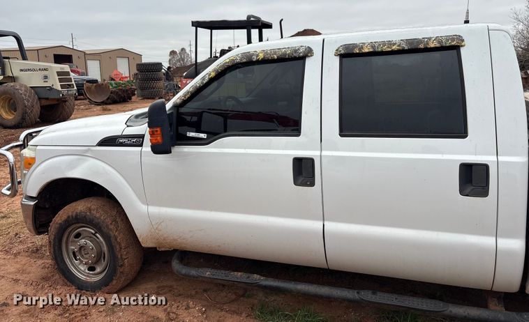 image for item ET1008 2011 Ford F250 Super Duty Crew Cab pickup truck