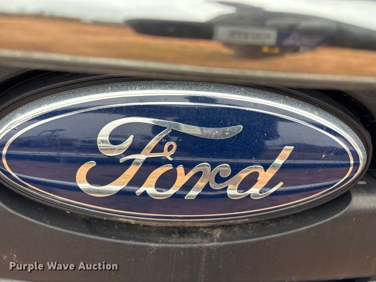 image for item ET1008 2011 Ford F250 Super Duty Crew Cab pickup truck