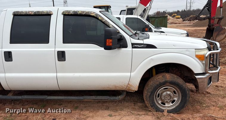 image for item ET1008 2011 Ford F250 Super Duty Crew Cab pickup truck