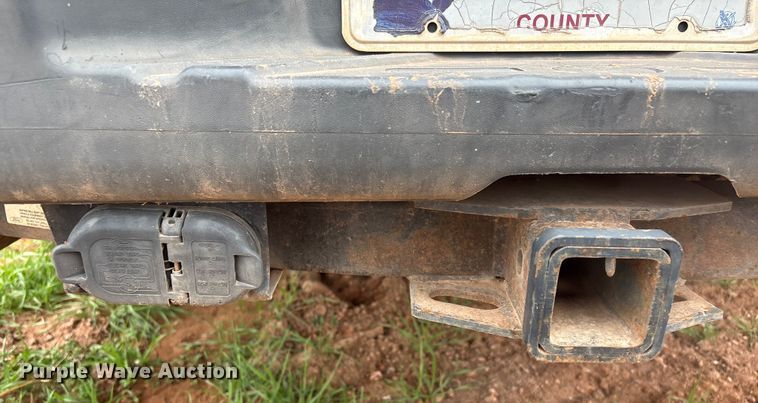 image for item ET1008 2011 Ford F250 Super Duty Crew Cab pickup truck