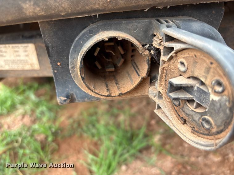 image for item ET1008 2011 Ford F250 Super Duty Crew Cab pickup truck