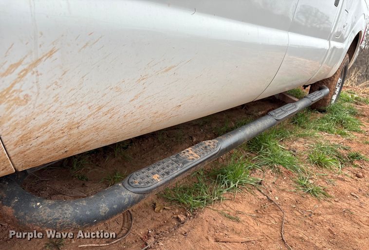 image for item ET1008 2011 Ford F250 Super Duty Crew Cab pickup truck