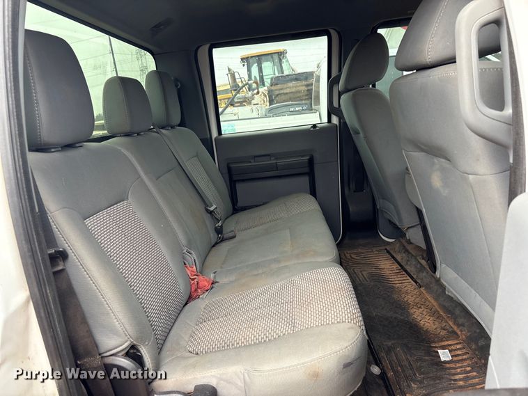 image for item ET1008 2011 Ford F250 Super Duty Crew Cab pickup truck