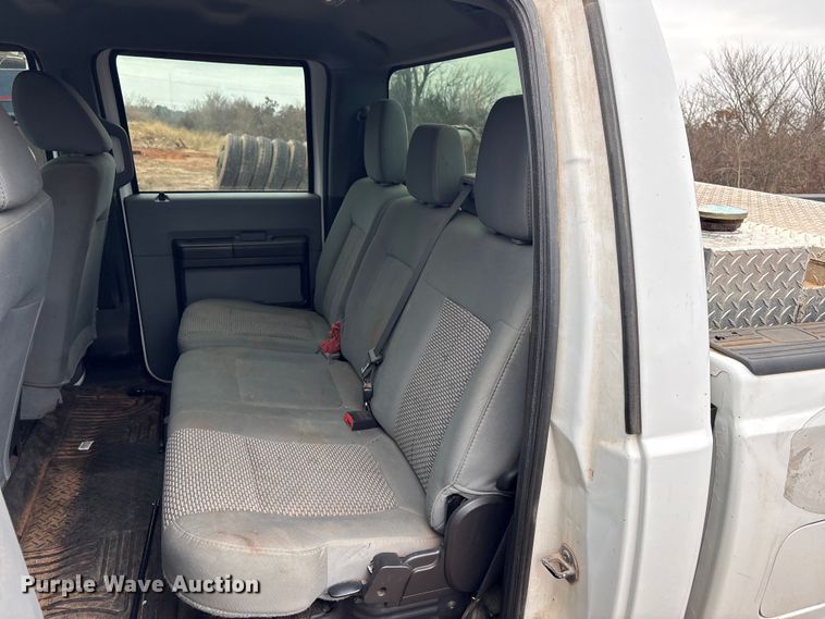 image for item ET1008 2011 Ford F250 Super Duty Crew Cab pickup truck