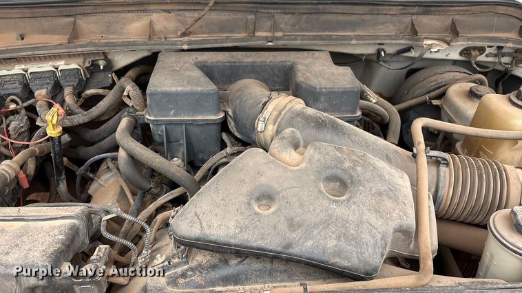 image for item ET1008 2011 Ford F250 Super Duty Crew Cab pickup truck