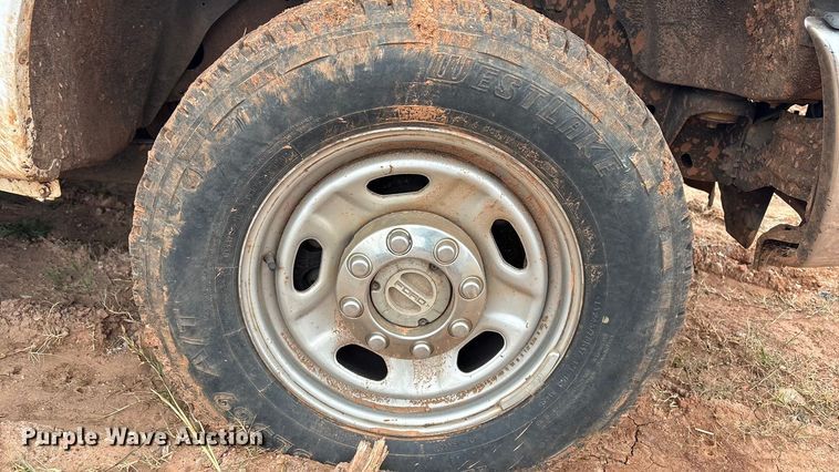 image for item ET1008 2011 Ford F250 Super Duty Crew Cab pickup truck