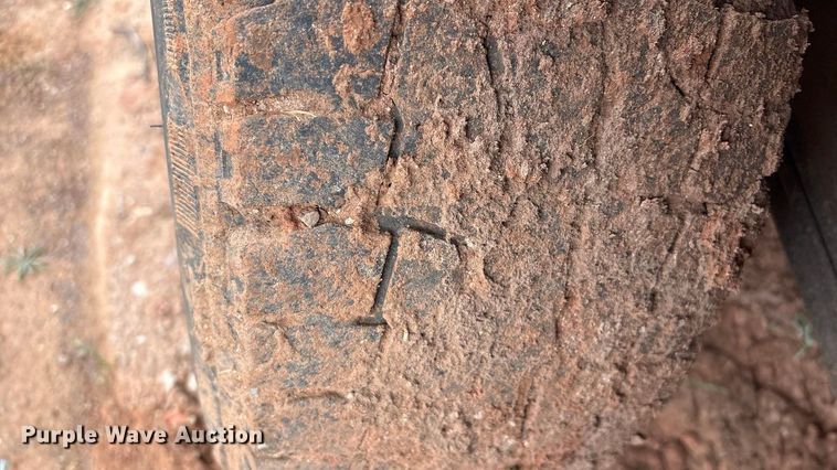 image for item ET1008 2011 Ford F250 Super Duty Crew Cab pickup truck