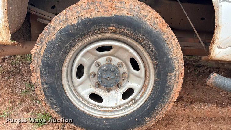 image for item ET1008 2011 Ford F250 Super Duty Crew Cab pickup truck