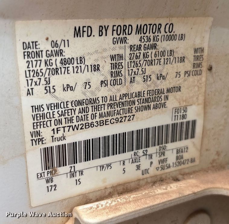 image for item ET1008 2011 Ford F250 Super Duty Crew Cab pickup truck