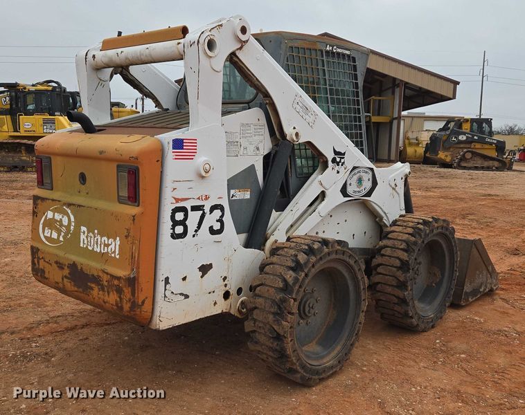 image for item ET1010 2002 Bobcat 873 skid steer loader