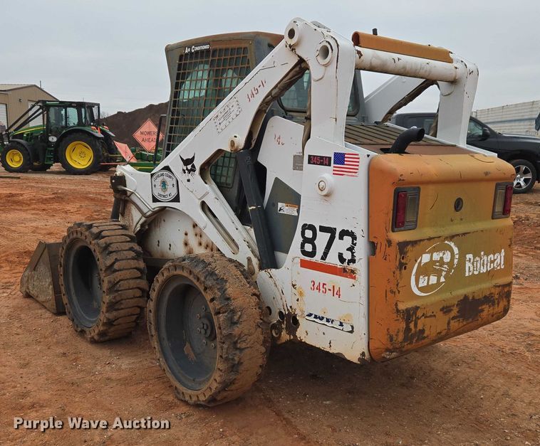 image for item ET1010 2002 Bobcat 873 skid steer loader