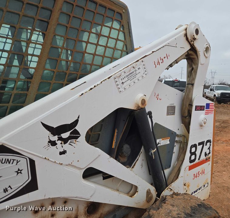 image for item ET1010 2002 Bobcat 873 skid steer loader