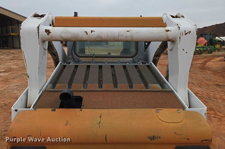 image for item ET1010 2002 Bobcat 873 skid steer loader