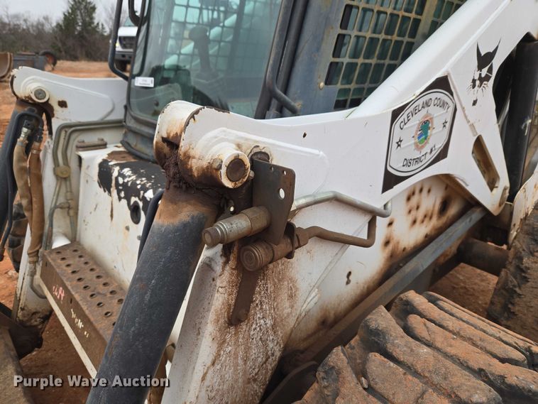 image for item ET1010 2002 Bobcat 873 skid steer loader