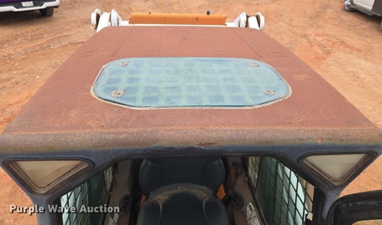 image for item ET1010 2002 Bobcat 873 skid steer loader