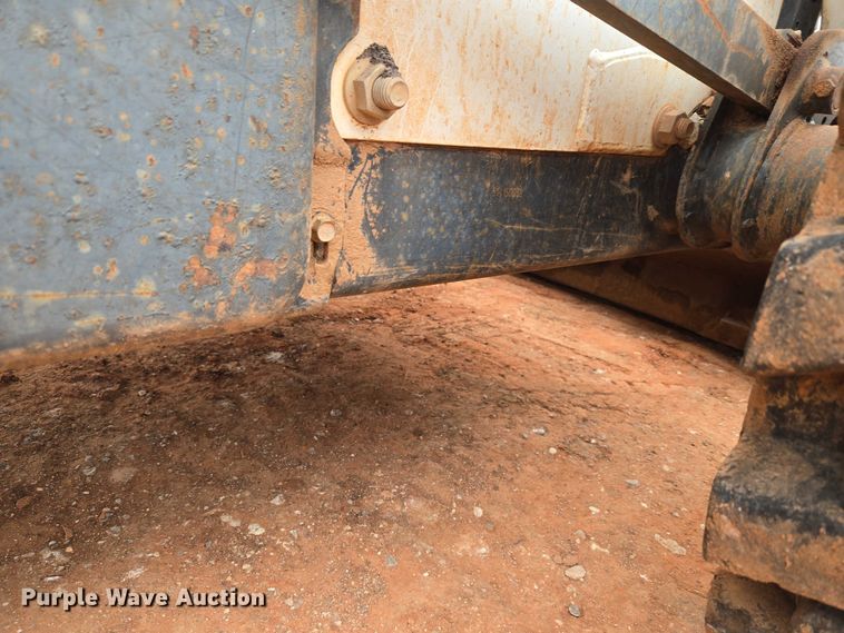 image for item ET1010 2002 Bobcat 873 skid steer loader