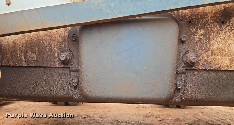 image for item ET1010 2002 Bobcat 873 skid steer loader