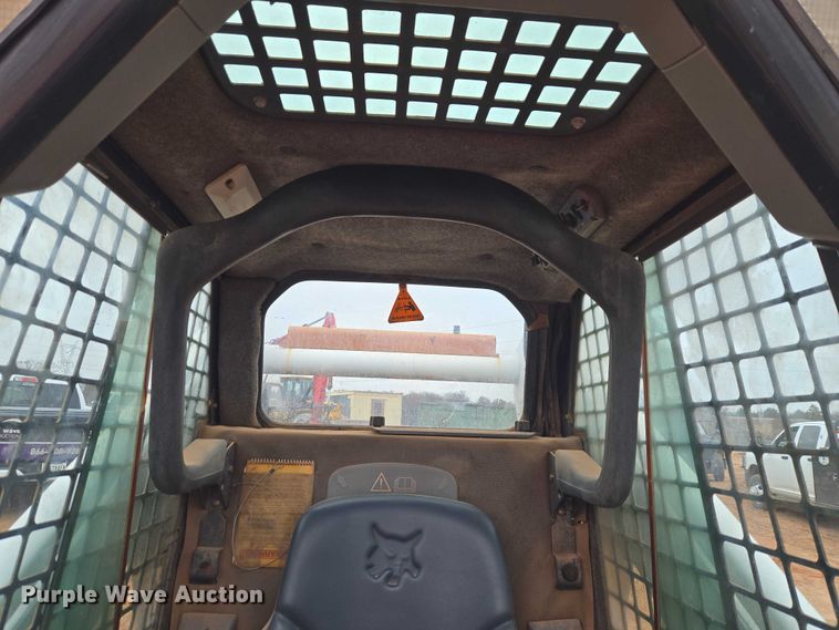 image for item ET1010 2002 Bobcat 873 skid steer loader