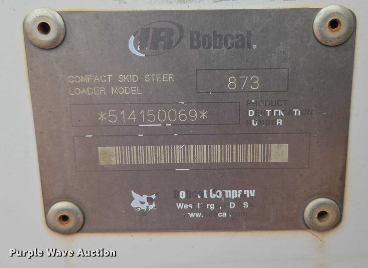 image for item ET1010 2002 Bobcat 873 skid steer loader