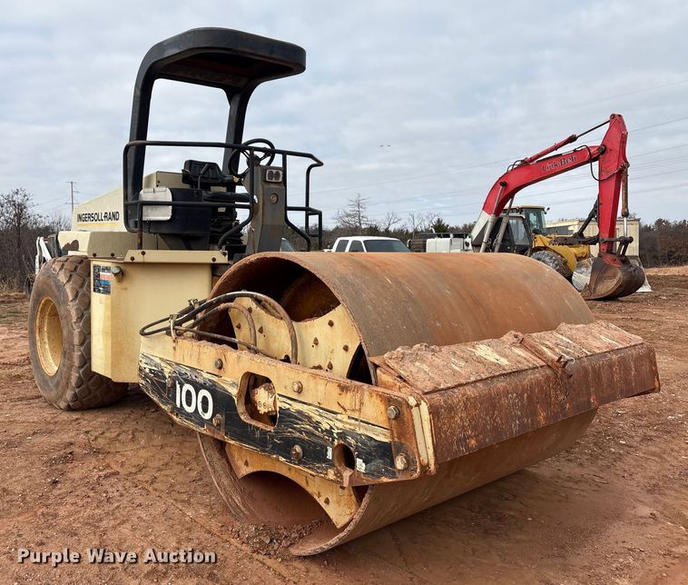 image for item ET1012 1999 Ingersoll Rand SD-100D PRO PAC single drum roller