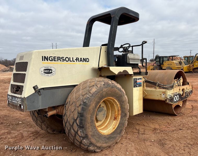 image for item ET1012 1999 Ingersoll Rand SD-100D PRO PAC single drum roller