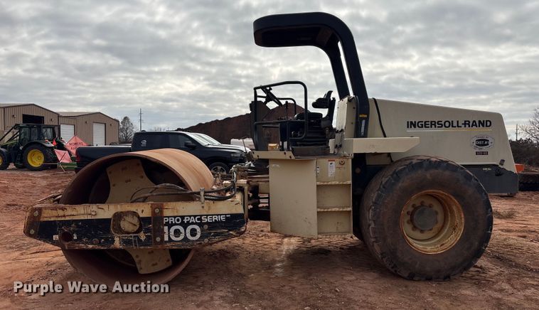image for item ET1012 1999 Ingersoll Rand SD-100D PRO PAC single drum roller
