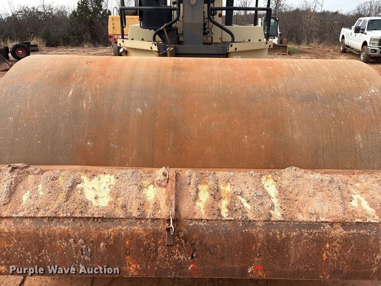 image for item ET1012 1999 Ingersoll Rand SD-100D PRO PAC single drum roller