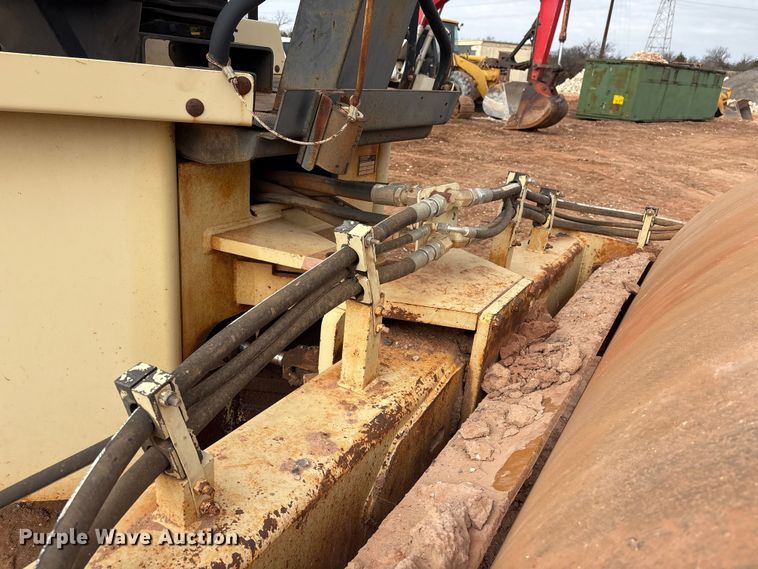 image for item ET1012 1999 Ingersoll Rand SD-100D PRO PAC single drum roller