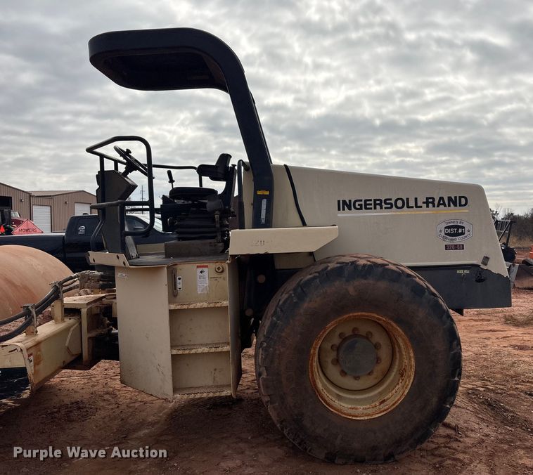 image for item ET1012 1999 Ingersoll Rand SD-100D PRO PAC single drum roller
