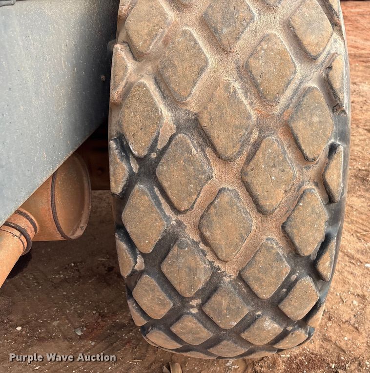 image for item ET1012 1999 Ingersoll Rand SD-100D PRO PAC single drum roller