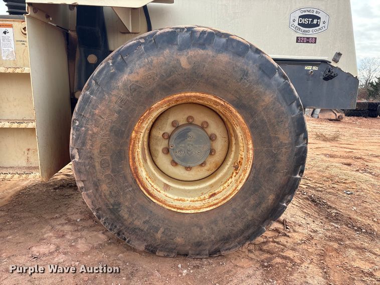 image for item ET1012 1999 Ingersoll Rand SD-100D PRO PAC single drum roller