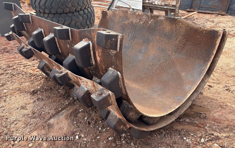 image for item ET1012 1999 Ingersoll Rand SD-100D PRO PAC single drum roller