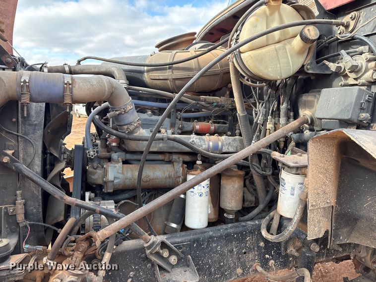 image for item ET1013 2000 Mack Vision 460 truck cab and chassis