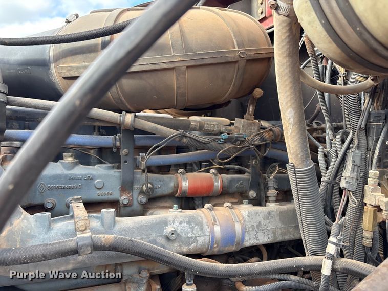 image for item ET1013 2000 Mack Vision 460 truck cab and chassis