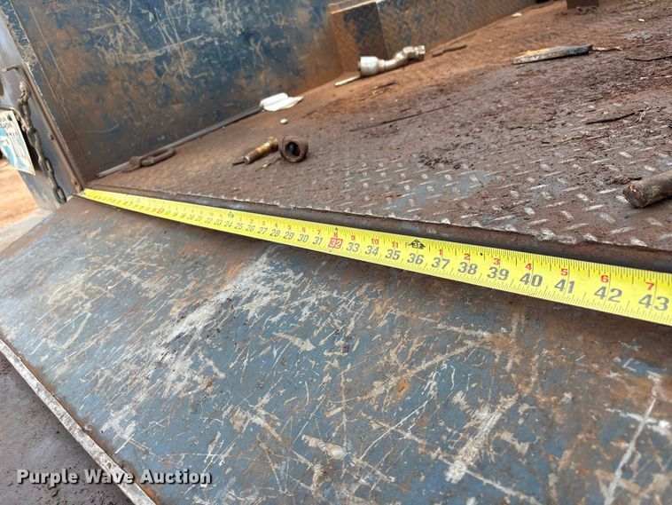 image for item ET1014 2003 Ford F650 Super Duty XL utility / service truck