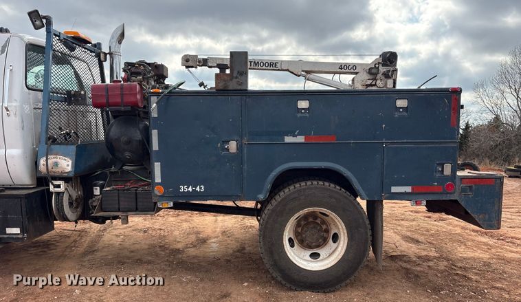 image for item ET1014 2003 Ford F650 Super Duty XL utility / service truck